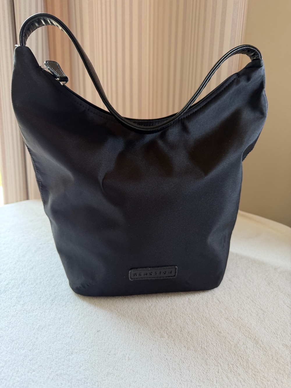 Kenneth Cole Reaction Y2K Black Hobo Bag Purse With Zippered Top.
